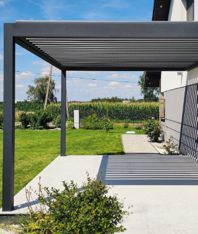 Elforgahtató lamellás pergola Keszthely